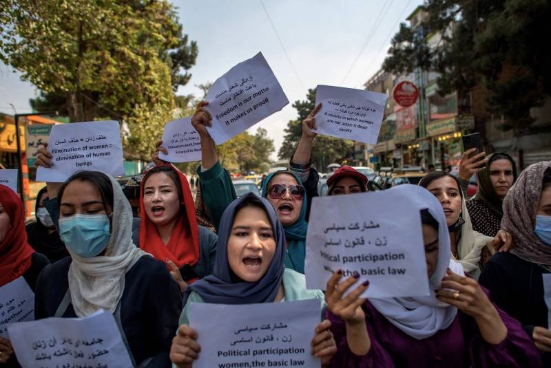 Taliban Izinkan Perempuan Bekerja, Tapi Hanya Bersihkan Toilet