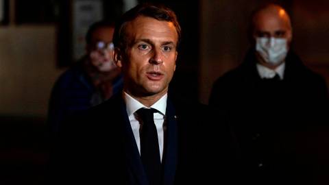 Presiden Prancis Emmanuel Macron Dilempar Telur saat Hadiri Pameran di Lyon