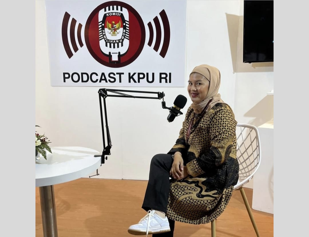Rina megawati S.Kom, M.Kom (Divisi Sosdiklih Parmas dan SDM KPU Bontang)